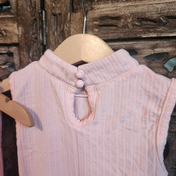 Baileys Blossoms Pink Ribbed Mock Turtleneck Onsie. 18-24m. - Picture 4 of 5